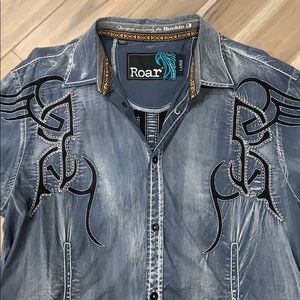Men’s ROAR button down